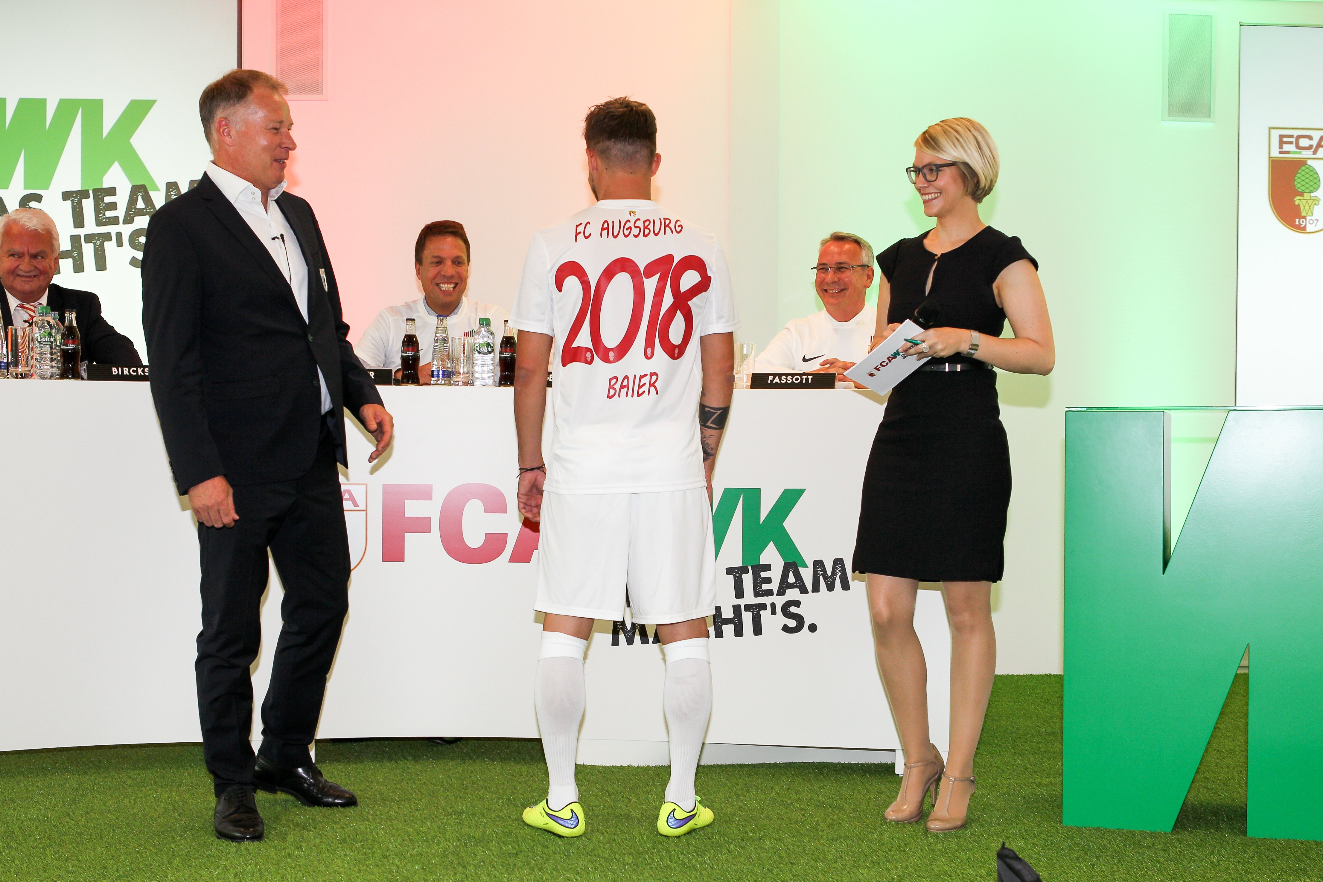 Moderation der Trikotvorstellung des FC Augsburg